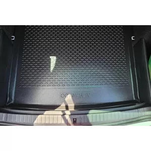 Covor de portbagaj TPE de la Gumarny Zubri, potrivit pentru Skoda Octavia hatchback după 2020, cu podeaua portbagajului în poziția inferioară-image-6253758