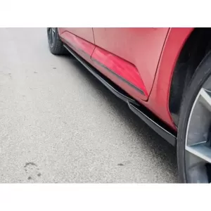 image-63-Leon Mk4 Max küszöb spoiler alsó toldat zongoralakk fekete vákuum műanyag / 2020 - tól