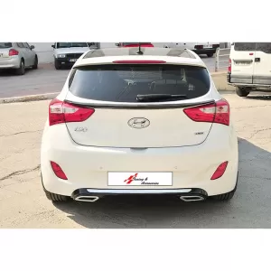 image-45-i30 sport diffúzor króm kipufogóvégekkel, zongoralakk fekete, vákuum műanyag / 2012-2017