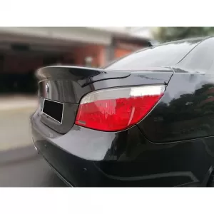 image-25-E60 CSL csomagtér spoiler zongoralakk fekete vákuum műanyag / 2003-2010