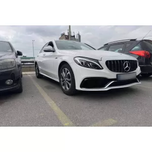 Un pacchetto di design tipo C63 adatto per Mercedes Classe C W205 berlina 2013-2019-image-6265300