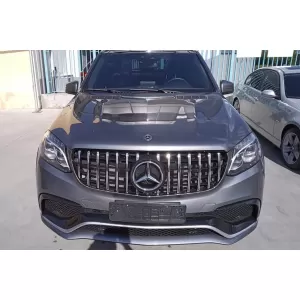Un pacchetto di design tipo 63 adatto per Mercedes GLS X166 2015-2018 con elementi cromati e terminali di scarico-image-6265416