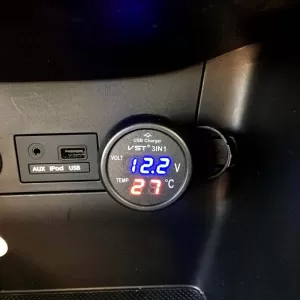 Car Voltmeter Thermometer USB Charger 3in1 With Red And Blue Numbers 99103-image-6297512