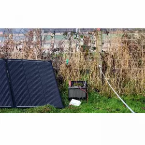 Solar Car & Campervans Battery Charger Osram 200 Watt 12 Volt 20 Amper OHPS200-image-6319686